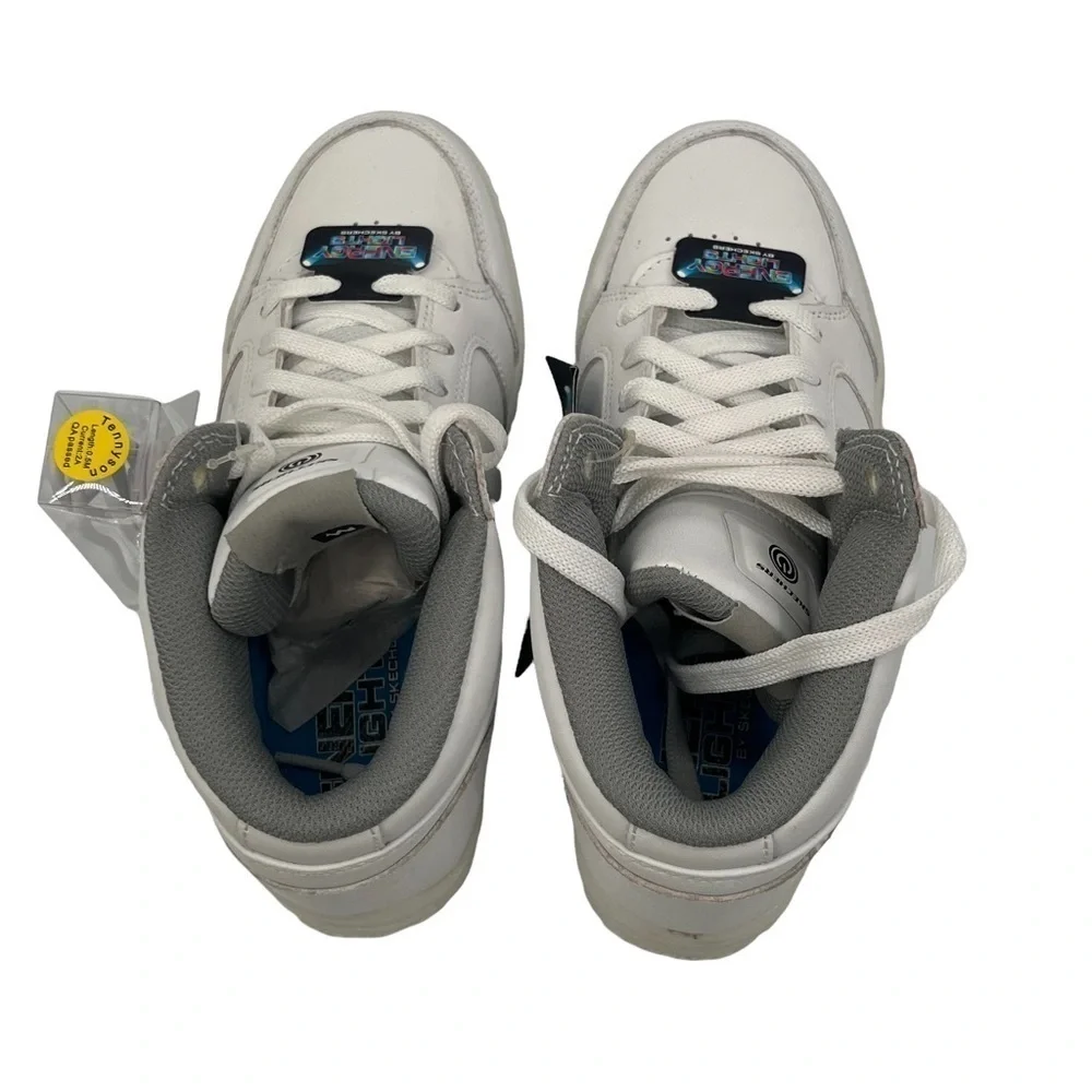NWT Skechers White Energy Lights Light Up Low Top Sneakers Size 3.5 Kids